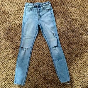 H&M lightwash curvy, denim jeans. SZ.6